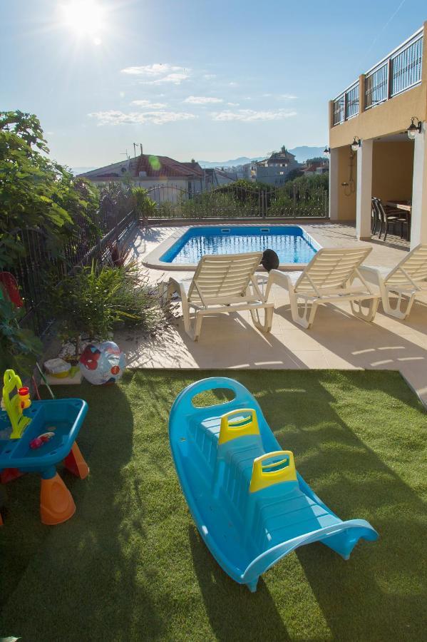 Apartments Max&Leon Podstrana Bagian luar foto