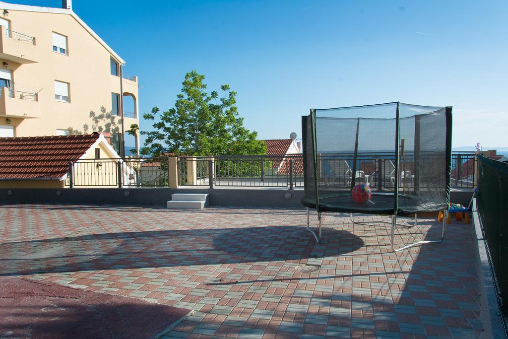 Apartments Max&Leon Podstrana Bagian luar foto