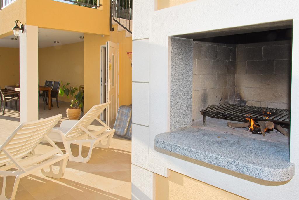 Apartments Max&Leon Podstrana Bagian luar foto