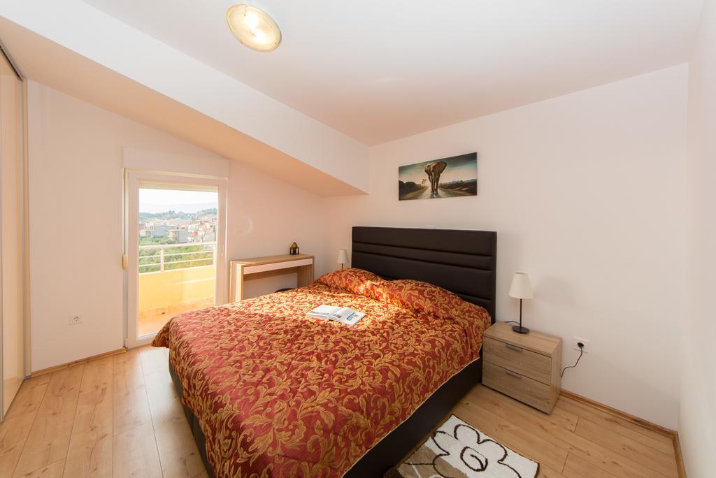 Apartments Max&Leon Podstrana Bagian luar foto