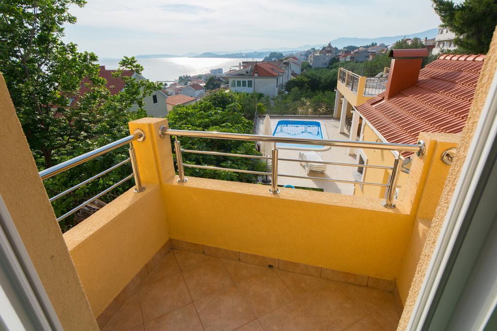 Apartments Max&Leon Podstrana Bagian luar foto